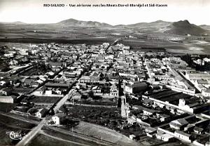RIO SALADO - VUE AERIENNE AVEC LES MONTS DAR-EL-MENDJEL ET SIDI-KACEM